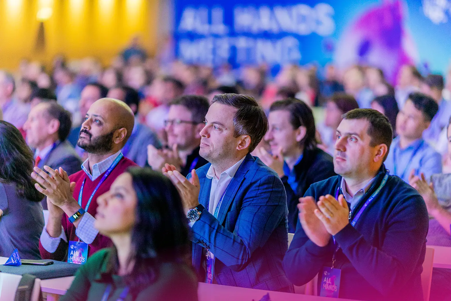 eventguru-b2b-conference-applause.webp