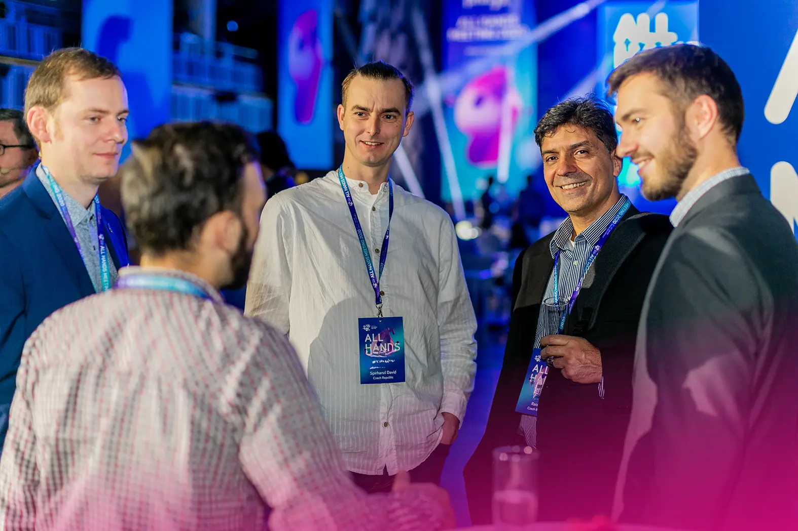 eventguru-b2b-conference-networking-break.webp