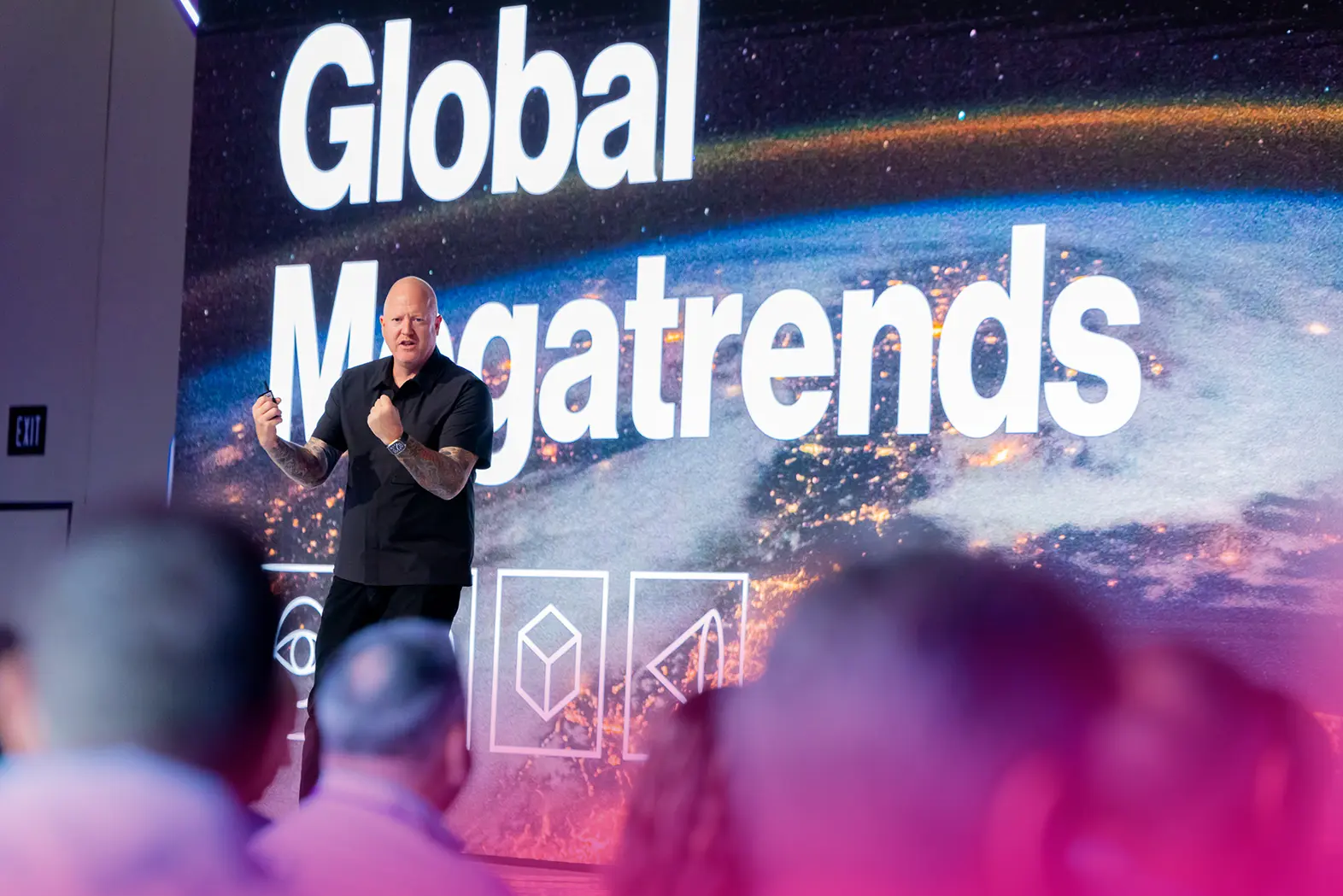 eventguru-b2b-conference-speaker-expressive