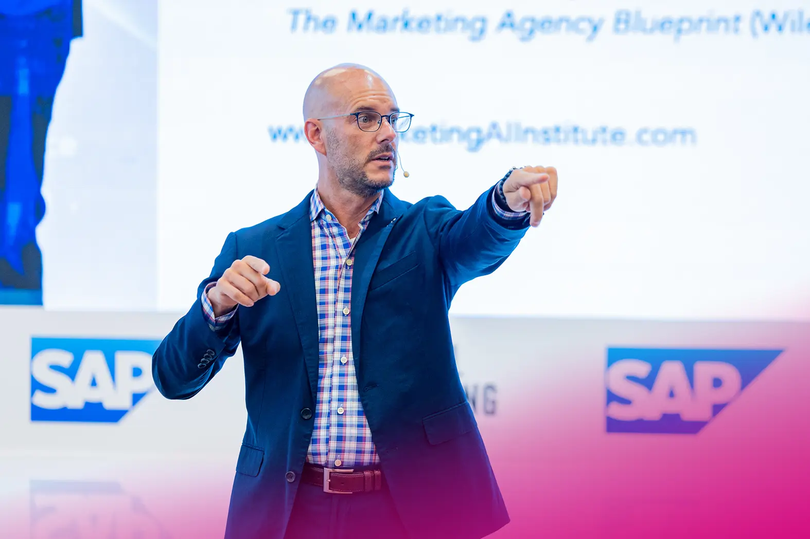 eventguru-b2b-expressive presenter