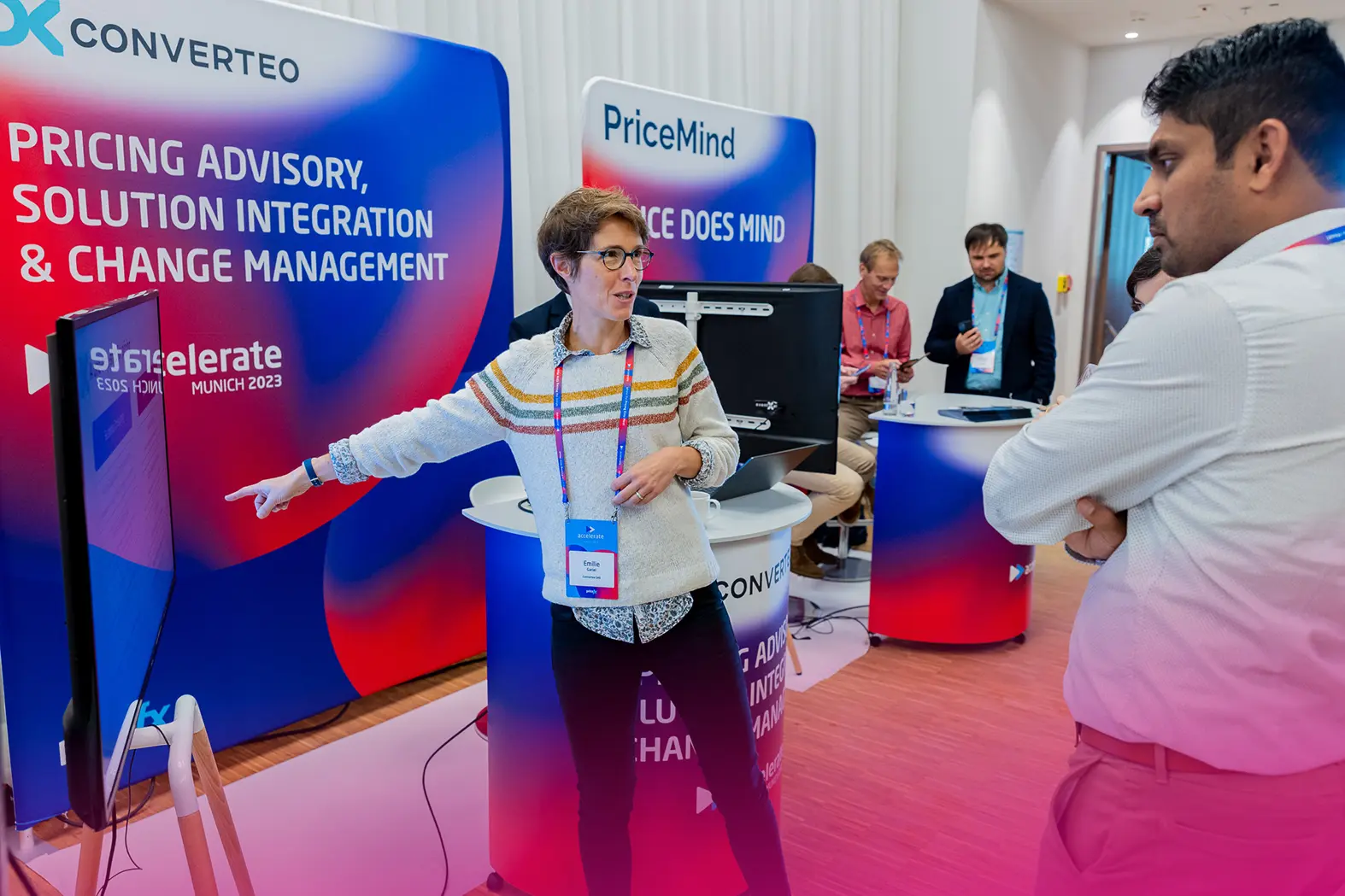 eventguru-b2b-roadshow-sales-rep-with-product